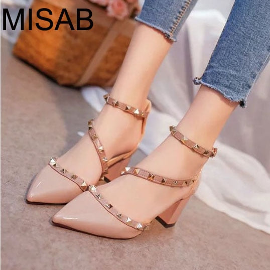 2018 women pumps fashion rivets women sandals comfortable middle heels quality platform high heels summer autumn heels wedding